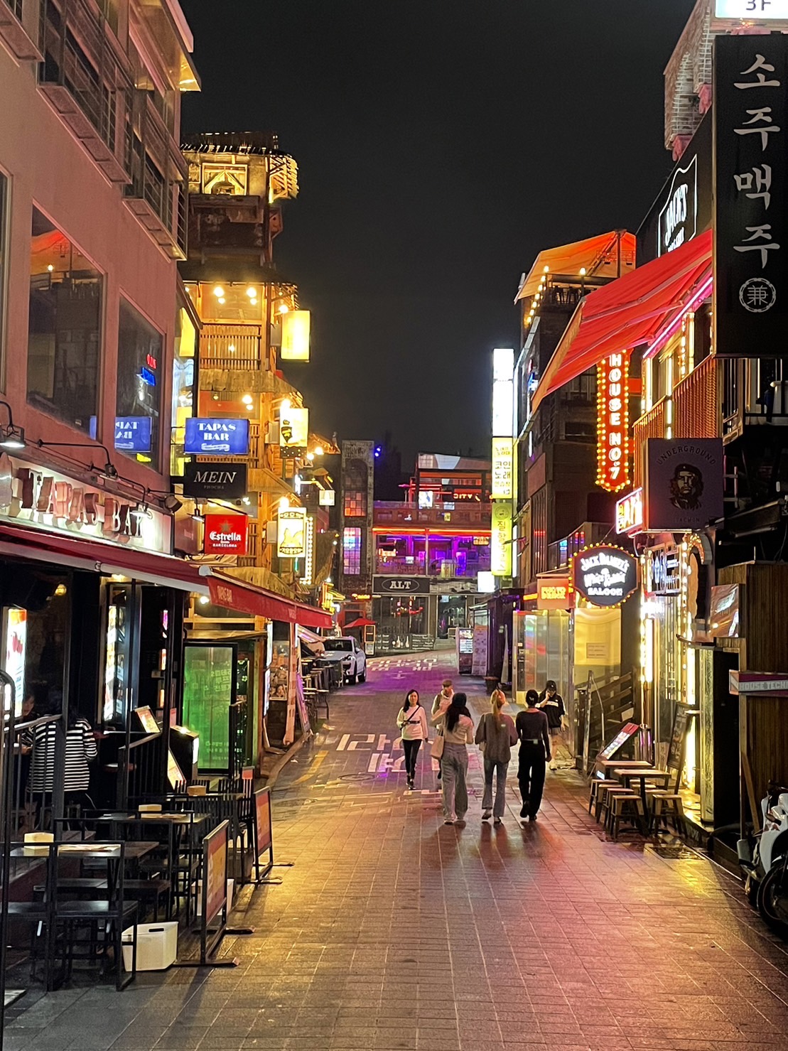 https://www.takeshihosomi.com/blog/2023/10/09/itaewon2.jpg